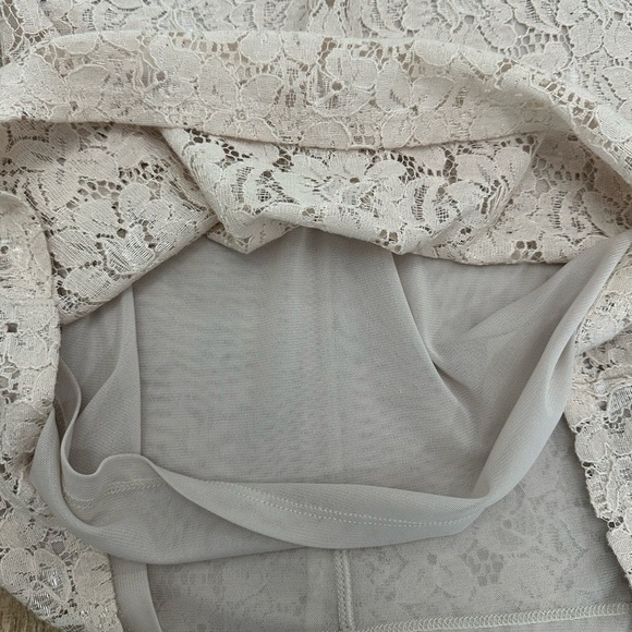 WHBM Lace Cap Sleeve Top Small | Floral Overlay | Lined - Picture 6 of 11